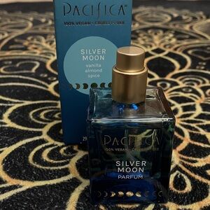 Pacifica Silver Moon Parfum, perfume scent, vanilla almond spice, new in box